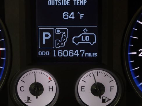 Used 2010 Lexus LX 570 4WD w/ Preferred Accessory Package image 41