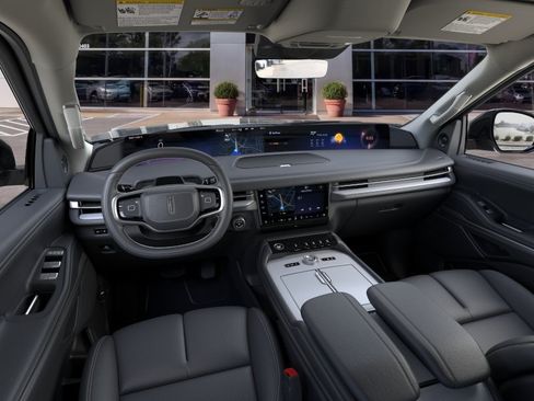 New 2026 Lincoln Navigator L Premier AWD/4WD image 9