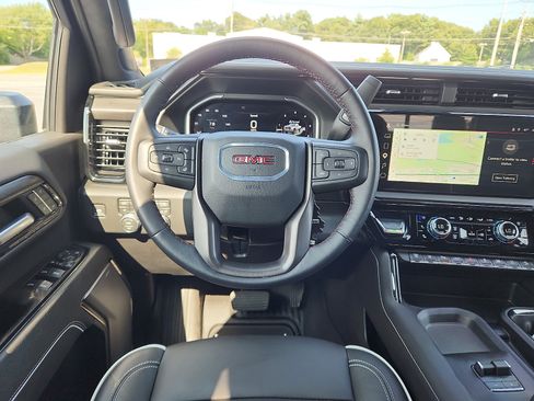 Used 2026 GMC Sierra 2500 AT4X AWD/4WD image 10