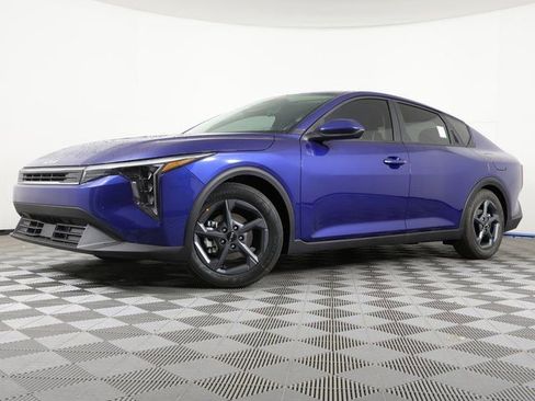 New 2026 Kia K4 LXS image 1