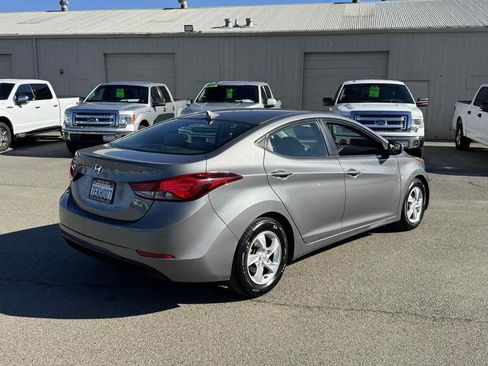 Used 2014 Hyundai Elantra SE image 10