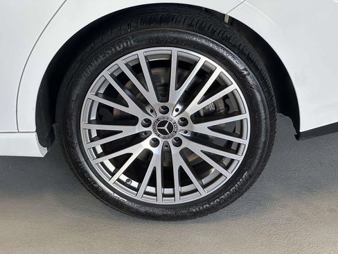 Used 2025 Mercedes-Benz CLA 250 4MATIC image 7