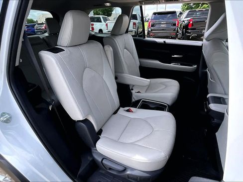 Used 2025 Toyota Grand Highlander FWD image 21