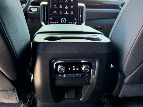 Used 2025 GMC Yukon AT4 w/ AT4 Premium Package AWD/4WD image 10