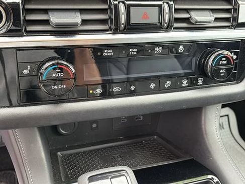 Certified 2024 Nissan Pathfinder SL AWD/4WD image 17