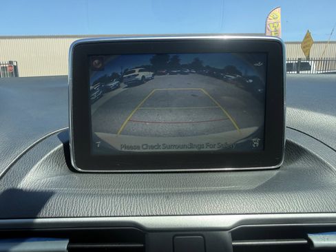 Used 2015 MAZDA MAZDA3 i Touring w/ Technology Package FWD image 15