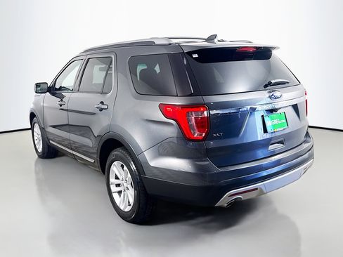 Used 2017 Ford Explorer XLT w/ Equipment Group 202A image 7