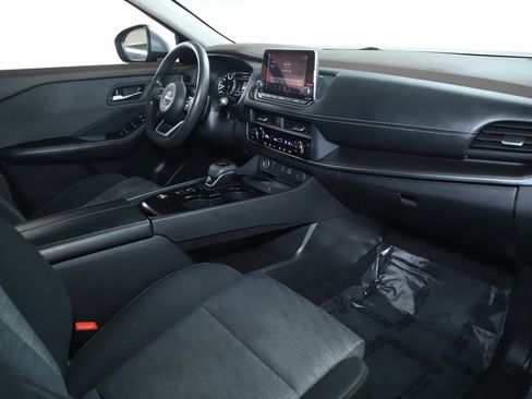 Used 2023 Nissan Rogue SV image 36
