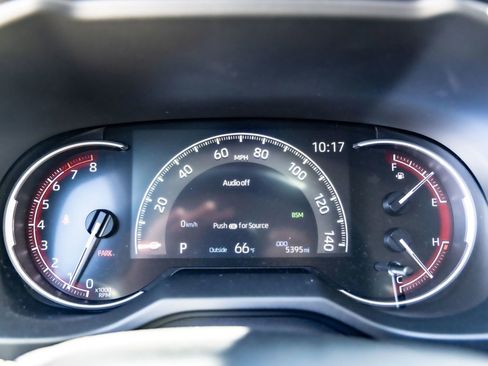 Used 2025 Toyota RAV4 XLE FWD image 20
