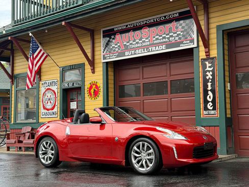 Used 2013 Nissan 370Z Touring RWD image 1