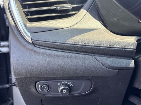 Certified 2024 Buick Encore GX Preferred w/ Comfort Package FWD image 17