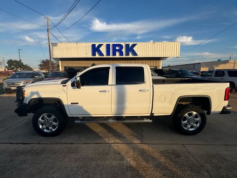Used 2017 GMC Sierra 3500 SLT w/ Duramax Plus Package AWD/4WD image 2