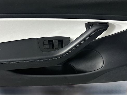 Used 2020 Tesla Model 3 Performance image 15