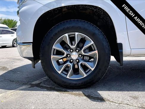 Used 2024 Chevrolet Silverado 1500 LT AWD/4WD image 33