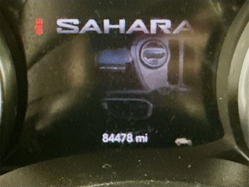 Used 2019 Jeep Wrangler Unlimited Sahara image 12