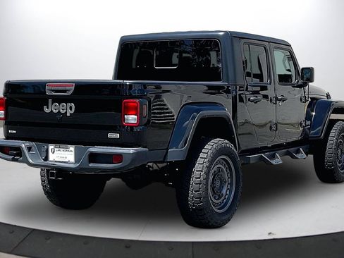 Used 2023 Jeep Gladiator Overland AWD/4WD image 8