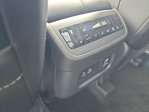 Used 2024 Nissan Pathfinder Platinum w/ Cargo Package image 31