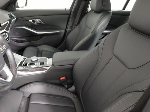 Used 2023 BMW 330i xDrive Sedan w/ Driving Assistance Package image 27