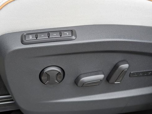 New 2025 Volkswagen ID. Buzz Pro S Plus image 28