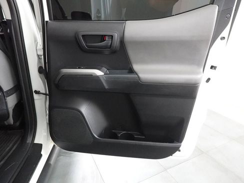 Used 2020 Toyota Tacoma SR5 RWD image 25