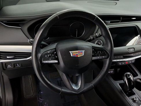 Certified 2023 Cadillac XT4 Premium Luxury w/ Cold Weather Package AWD/4WD image 18