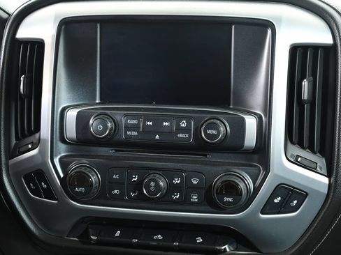 Used 2017 GMC Sierra 1500 SLE w/ SLE Value Package AWD/4WD image 9