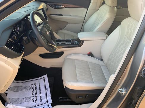 Used 2022 Buick Envision Avenir w/ Technology Package II image 8