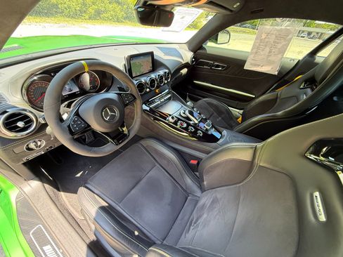 Used 2018 Mercedes-Benz AMG GT R image 16