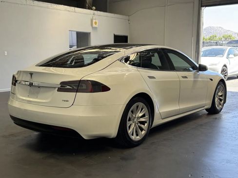 Used 2018 Tesla Model S 75D image 4