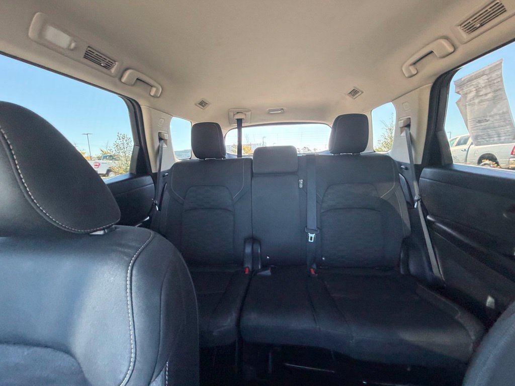 Used 2023 Nissan Pathfinder S FWD image 35