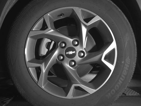 Used 2025 Chevrolet Trax LT FWD image 9