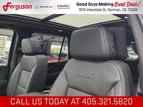 New 2026 GMC Yukon Denali w/ Denali Reserve Package AWD/4WD image 16