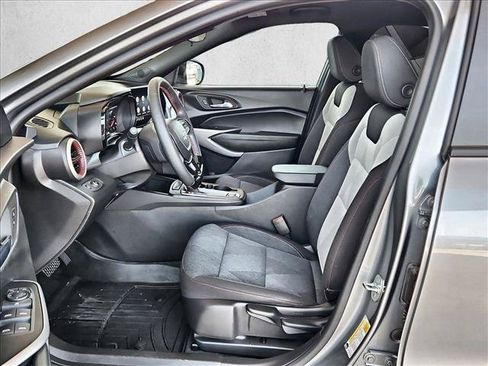 Used 2024 Chevrolet Trax RS FWD image 15