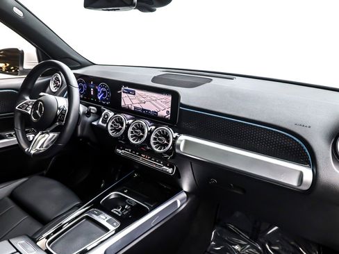 Used 2024 Mercedes-Benz EQB 250+ image 16
