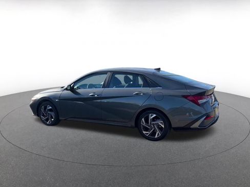 Used 2025 Hyundai Elantra SEL image 10