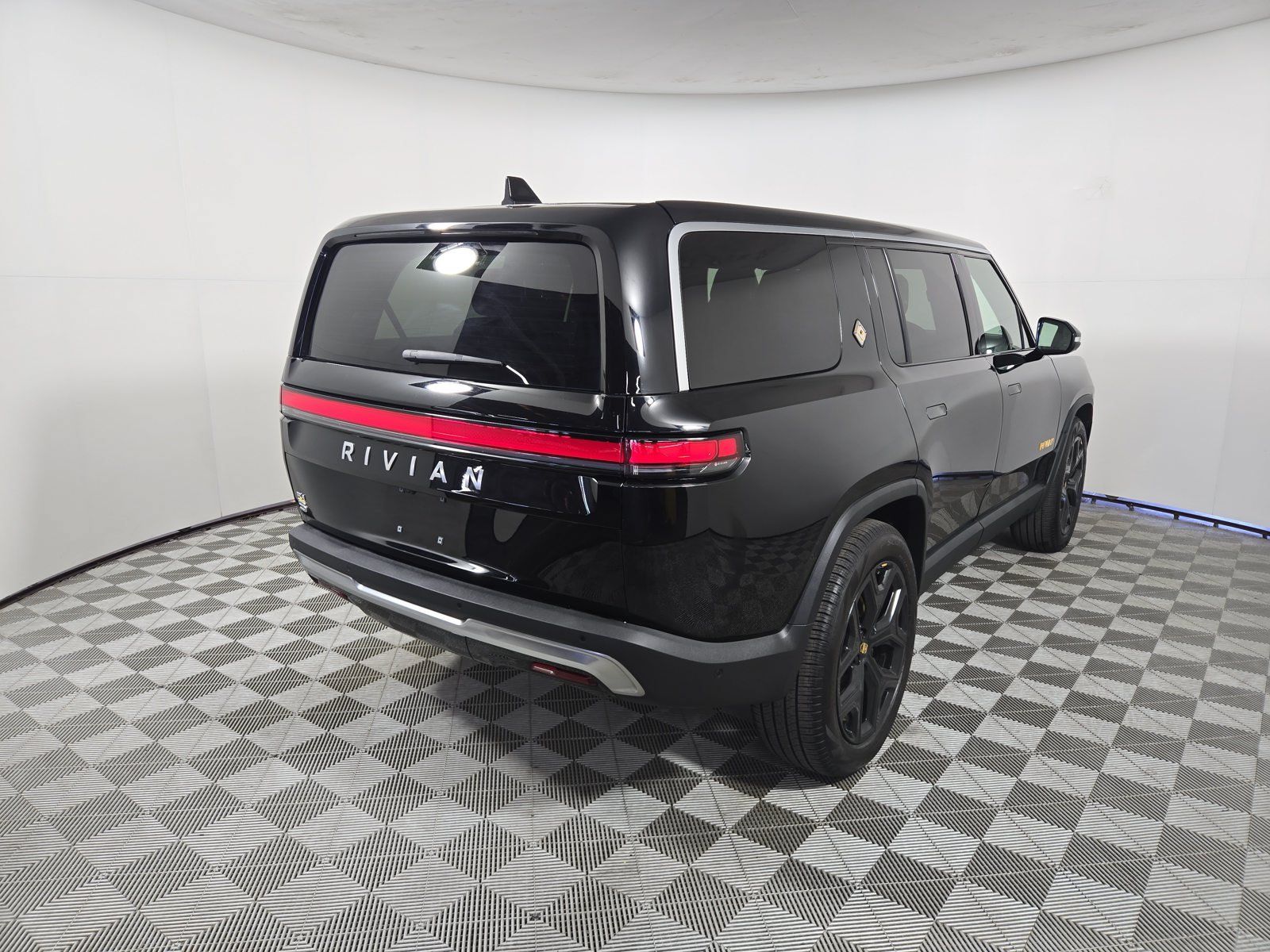 Used 2023 Rivian R1S Adventure Quad AWD/4WD image 5