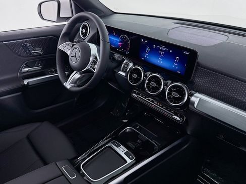 New 2026 Mercedes-Benz GLB 250 image 15