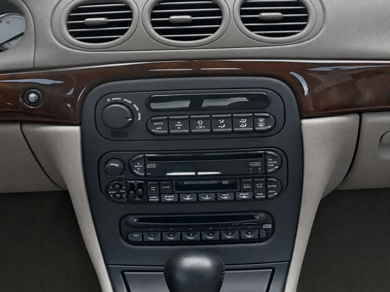 Used 2004 Chrysler 300M FWD image 9