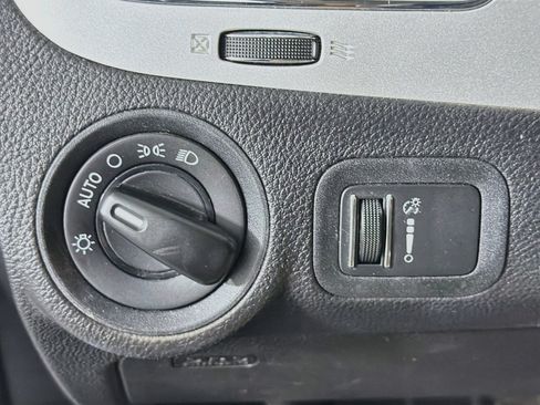 Used 2020 Dodge Journey SE w/ SE Popular Equipment Group FWD image 16