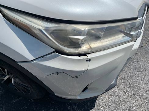 Used 2019 Toyota Highlander LE w/ Carpet Mat Package (TMS) FWD image 15