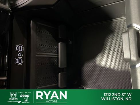 New 2025 RAM 2500 Laramie image 38