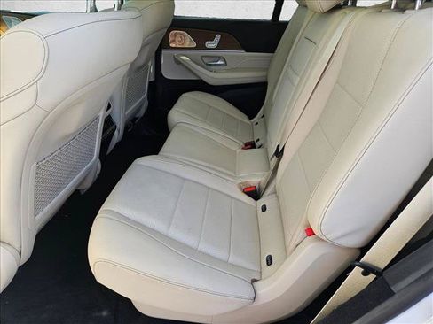 Used 2025 Mercedes-Benz GLS 450 4MATIC image 21