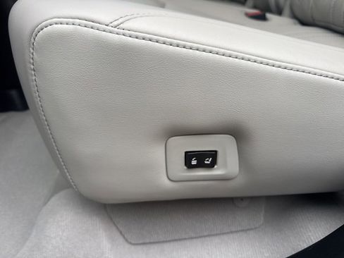 Used 2017 Lexus RX 450h AWD image 33