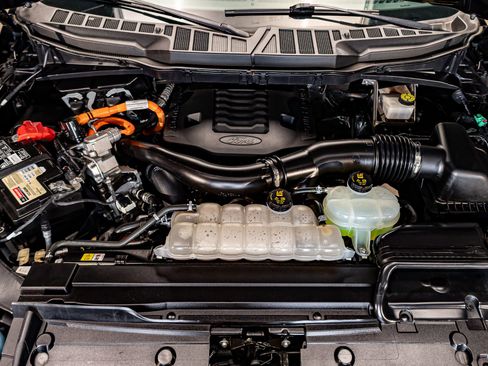 Used 2023 Ford F150 Lariat image 32