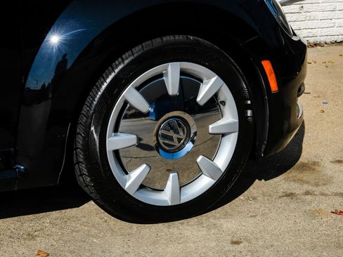Used 2013 Volkswagen Beetle 2.0T image 48