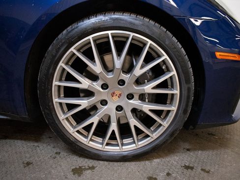Certified 2024 Porsche Panamera 4 image 16