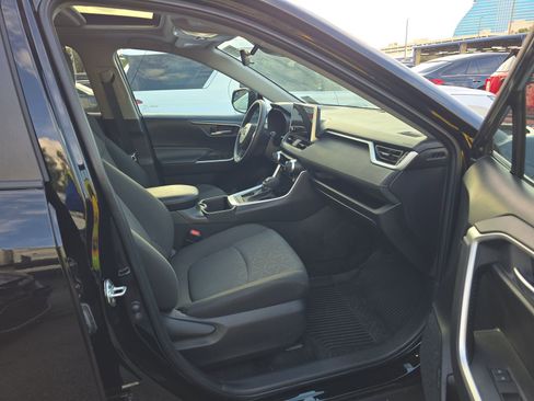 Used 2023 Toyota RAV4 XLE w/ Convenience Package image 14