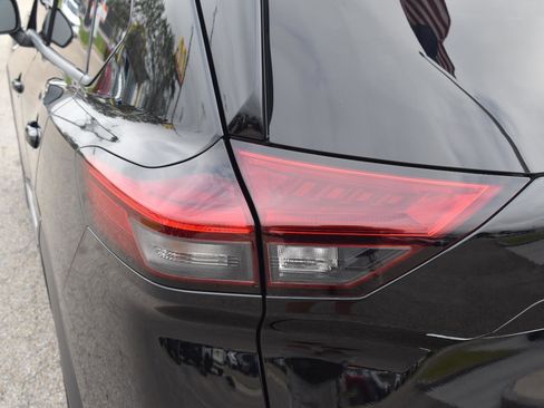 Used 2023 Nissan Rogue SL w/ SL Premium Package FWD image 7