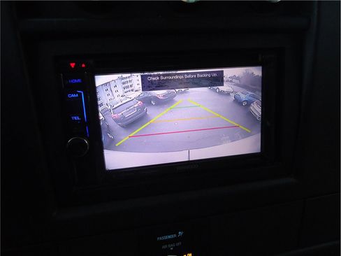 Used 2017 Chevrolet Express 2500 image 21