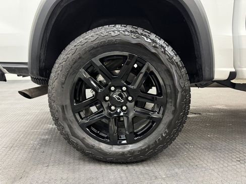 Used 2025 Chevrolet Colorado Trail Boss w/ Midnight Edition image 10